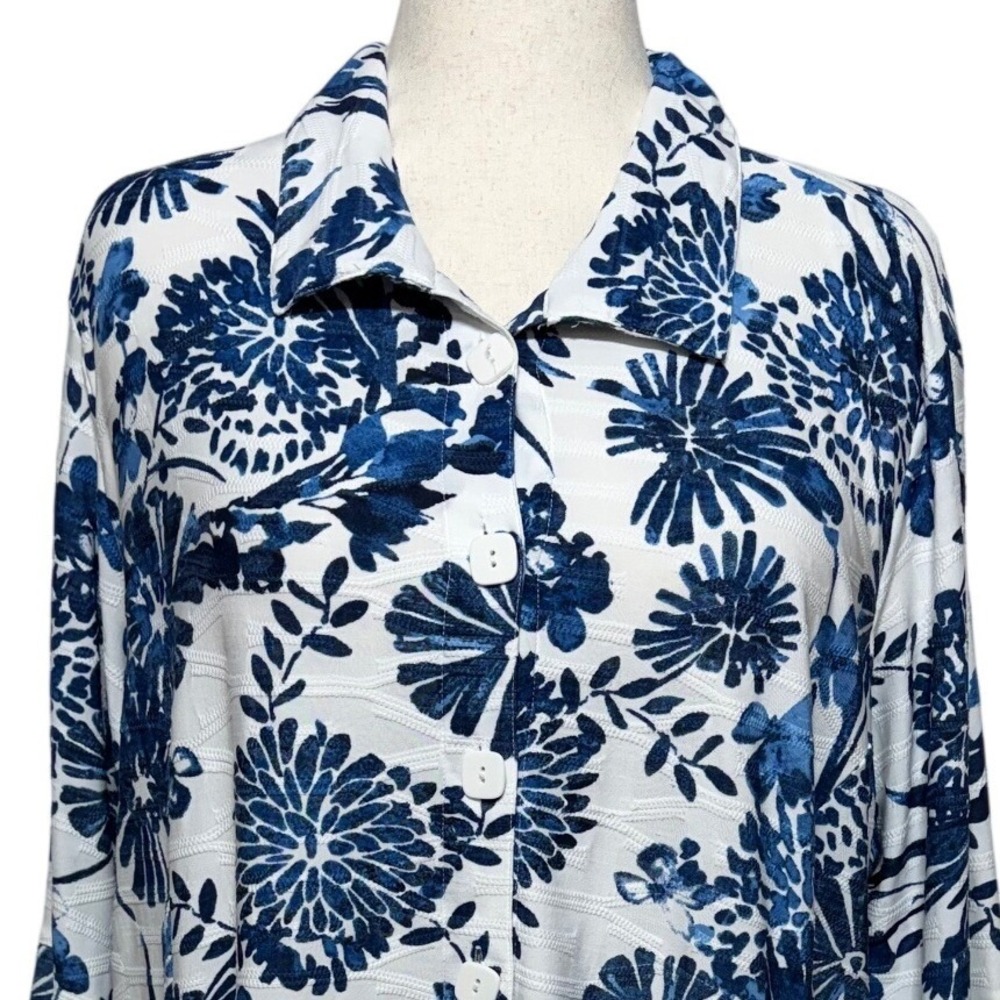 Ali Miles Top Womens 2X Blue White Floral Button Up Bell Sleeve Textured Tunic